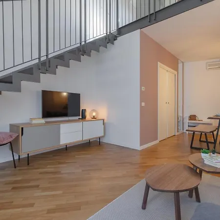 Center Duplex Elegant With Netflix * Parma