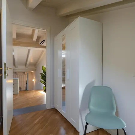 Center Duplex Elegant With Netflix Parma