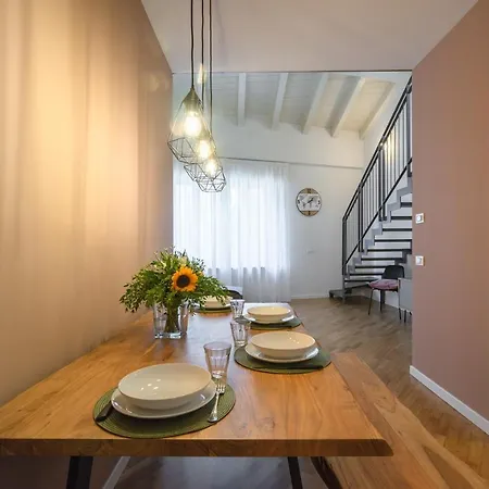 Center Duplex Elegant With Netflix *