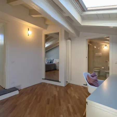 Appartamento Center Duplex Elegant With Netflix Parma